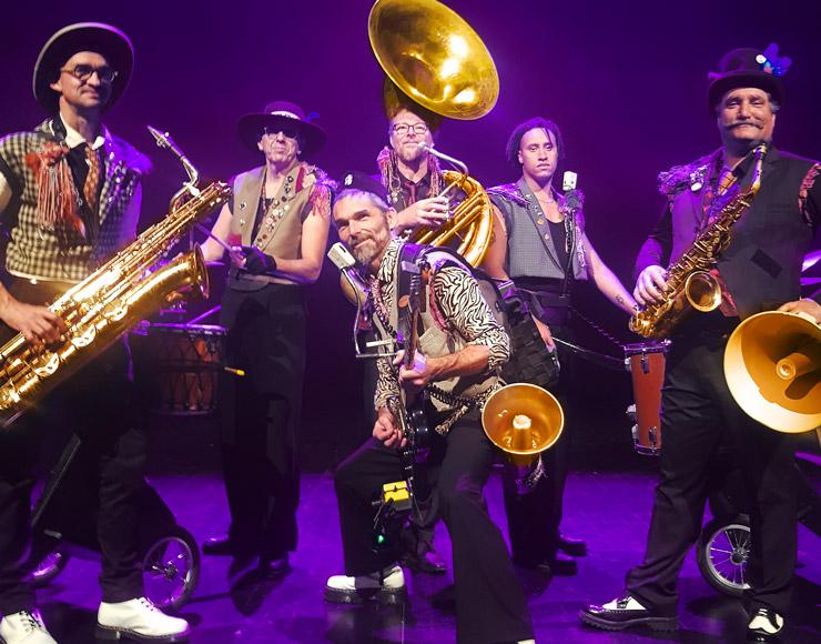  Fanfare afro percussive